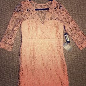 NEW Lulu lace quarter sleeve dress